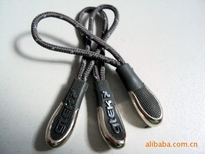 透明套色注塑拉袢与注塑拉头 服装辅料的创新应用与市场分析